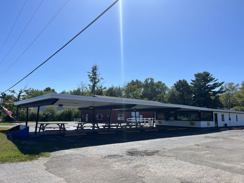 A&W Restaurant - South Haven - 8510 M-140 (newer photo)